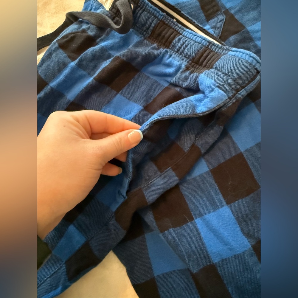 Men’s American Eagle Outfitters Blue and Black Plaid PJ Bottoms - Picture 7 of 7